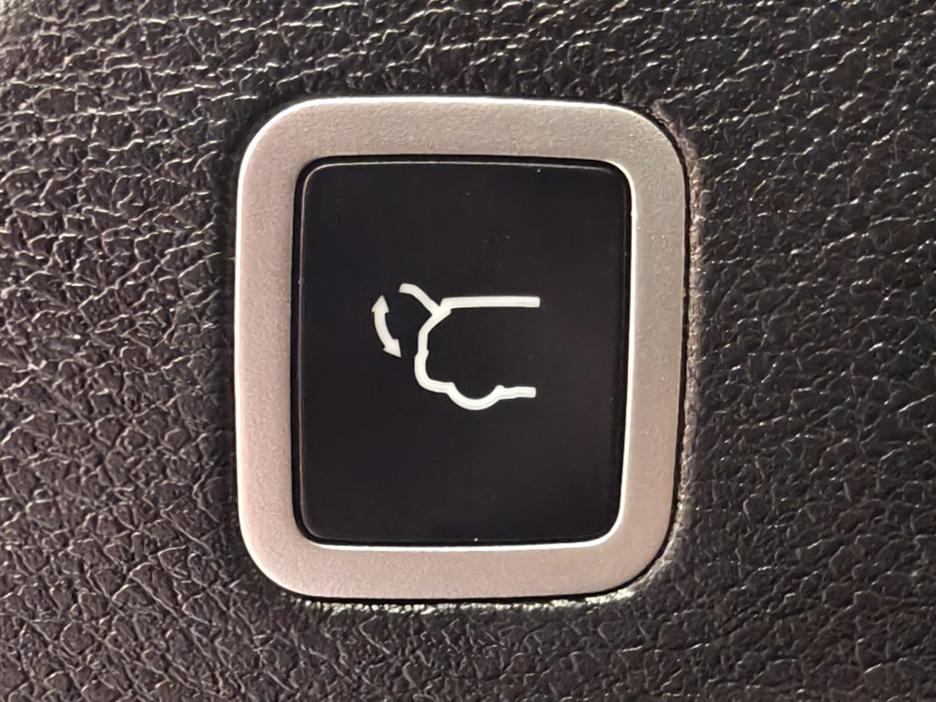 Used 2023 Chrysler Pacifica Touring FWD image 33