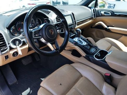Used 2016 Porsche Cayenne AWD/4WD image 6