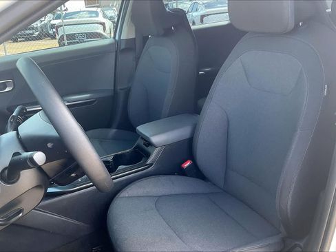 Certified 2025 Kia K4 FWD image 9