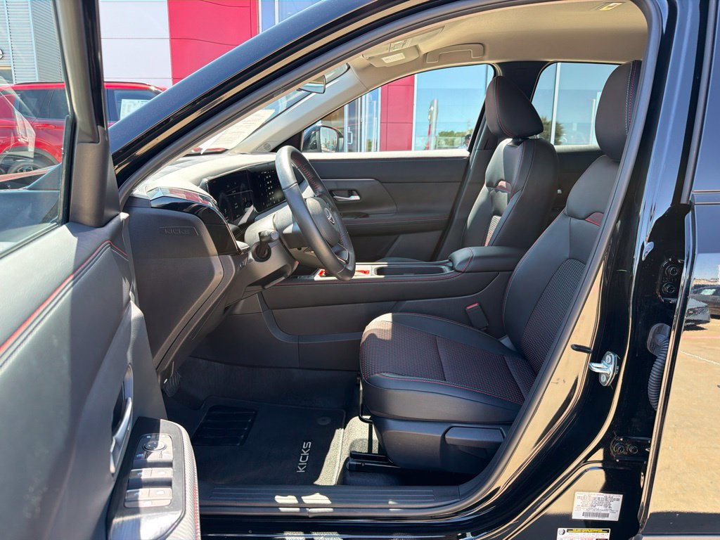 Used 2026 Nissan Kicks SR FWD image 14