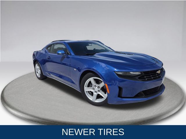 Used 2023 Chevrolet Camaro LT RWD image 6