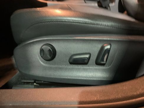 Used 2015 Volkswagen Passat 1.8T Limited Edition image 20