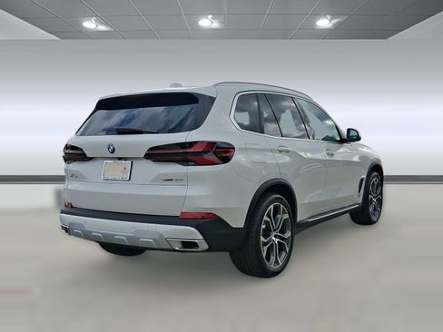 Used 2026 BMW X5 sDrive40i w/ Executive Package RWD image 9