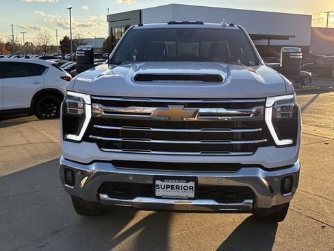 Used 2025 Chevrolet Silverado 2500 LTZ w/ LTZ Plus Package image 10