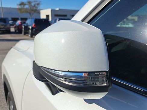 Certified 2024 Toyota Grand Highlander Platinum image 3