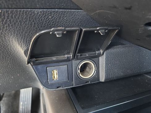 Used 2023 Toyota Camry SE FWD image 27