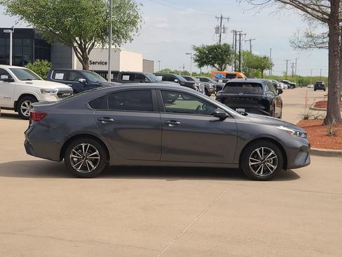 Used 2024 Kia Forte LXS image 4