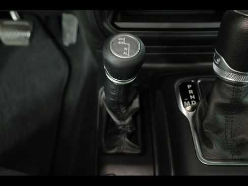 Used 2021 Jeep Wrangler Sport S image 11