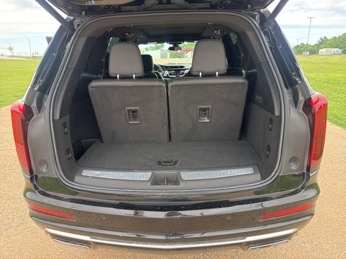 Used 2023 Cadillac XT6 Premium Luxury FWD image 23