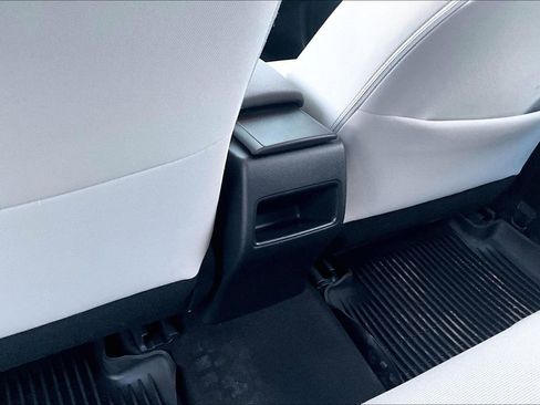 Used 2020 Toyota Corolla LE image 10