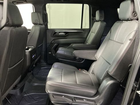 Used 2025 Chevrolet Suburban RST w/ Comfort Package image 32