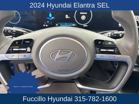 Used 2024 Hyundai Elantra SEL w/ Convenience Package image 16