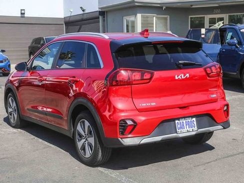Used 2022 Kia Niro LX image 8