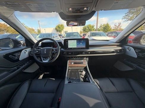 New 2025 Lincoln Aviator Reserve w/ Luxury Package image 5
