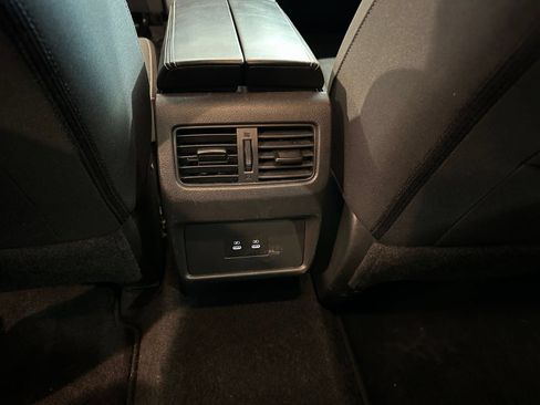 Used 2025 Nissan Rogue SV FWD image 24