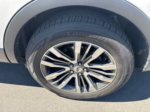 Used 2017 Ford Explorer Platinum AWD/4WD image 3