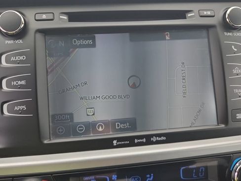 Used 2018 Toyota Highlander XLE AWD/4WD image 11
