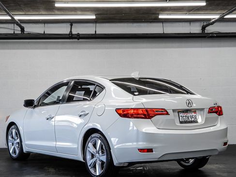 Used 2015 Acura ILX FWD image 3