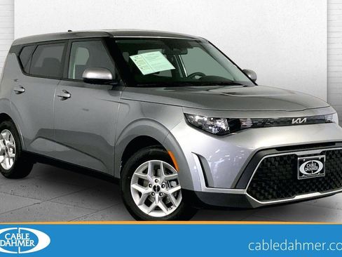 Certified 2025 Kia Soul LX image 1
