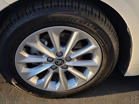 Used 2022 Toyota Corolla LE w/ LE Convenience Package FWD image 25
