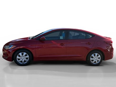 Used 2017 Hyundai Elantra SE image 2