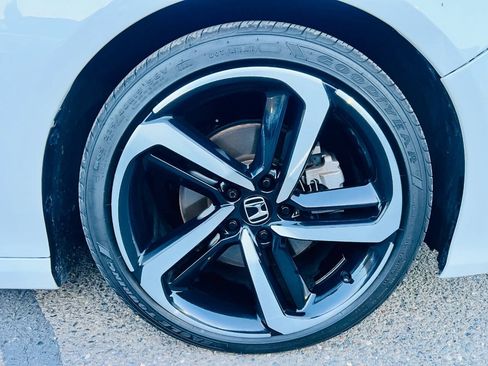 Used 2018 Honda Accord Sport image 13