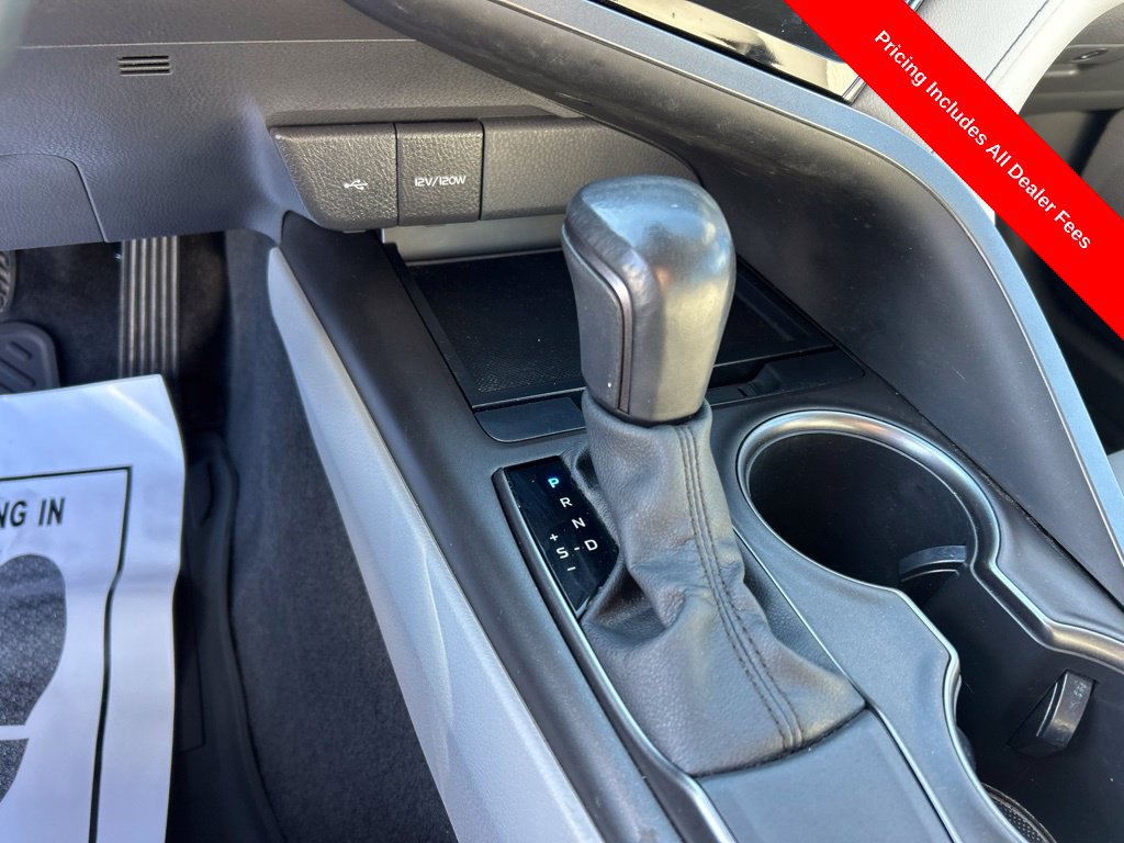 Used 2021 Toyota Camry SE w/ Convenience Package FWD image 11