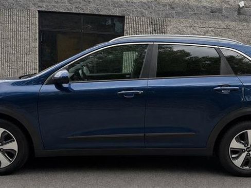 Used 2018 Kia Niro LX FWD image 3