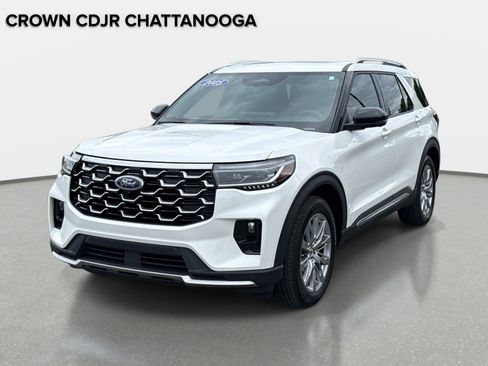 Used 2025 Ford Explorer Platinum RWD image 9
