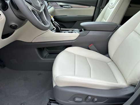 New 2026 Cadillac XT5 Premium Luxury w/ Driver Assist Package FWD image 11