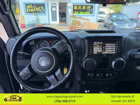 Used 2016 Jeep Wrangler Unlimited Sport w/ Max Tow Package AWD/4WD image 12