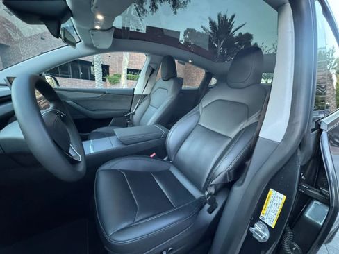 Used 2026 Tesla Model Y Long Range RWD image 10