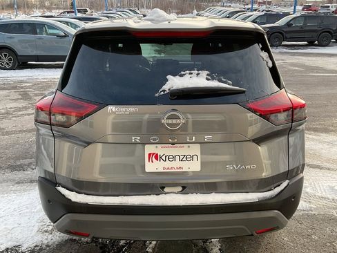 Used 2023 Nissan Rogue SV image 6
