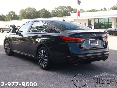 Certified 2025 Nissan Altima 2.5 SV w/ SV Premium Package FWD image 3