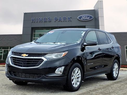 Used 2019 Chevrolet Equinox LT w/ Driver Convenience Package image 3