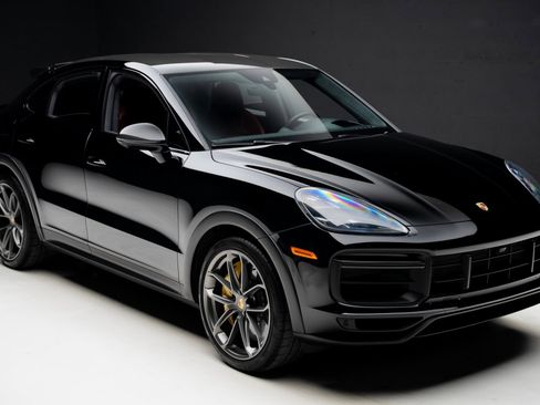 Used 2023 Porsche Cayenne Turbo GT image 39