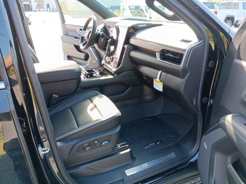 New 2026 GMC Yukon Denali AWD/4WD image 19