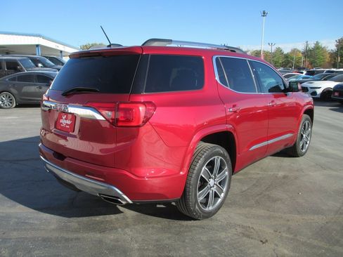 Used 2019 GMC Acadia Denali image 3