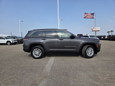 New 2026 Jeep Grand Cherokee Laredo X image 8