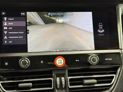 Certified 2026 Porsche Macan Turbo AWD/4WD image 32
