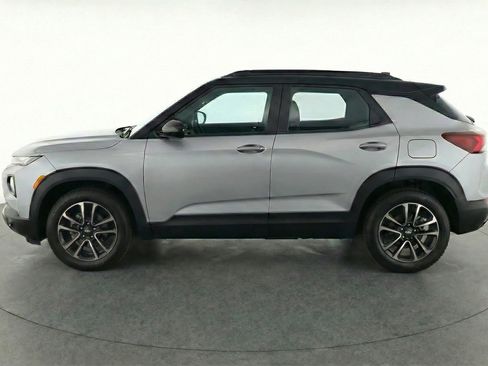 Used 2025 Chevrolet TrailBlazer LT AWD/4WD image 5