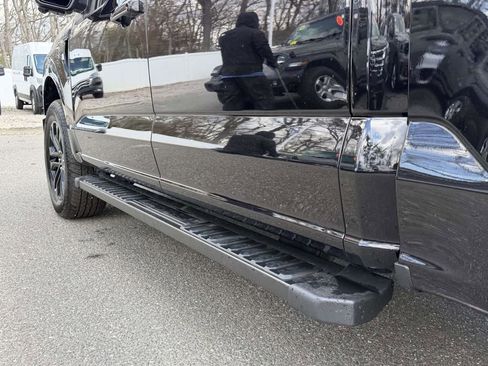 Used 2025 Ford F150 Lariat AWD/4WD image 17