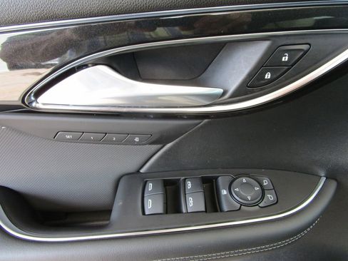 Used 2025 Buick Envision Preferred AWD/4WD image 21