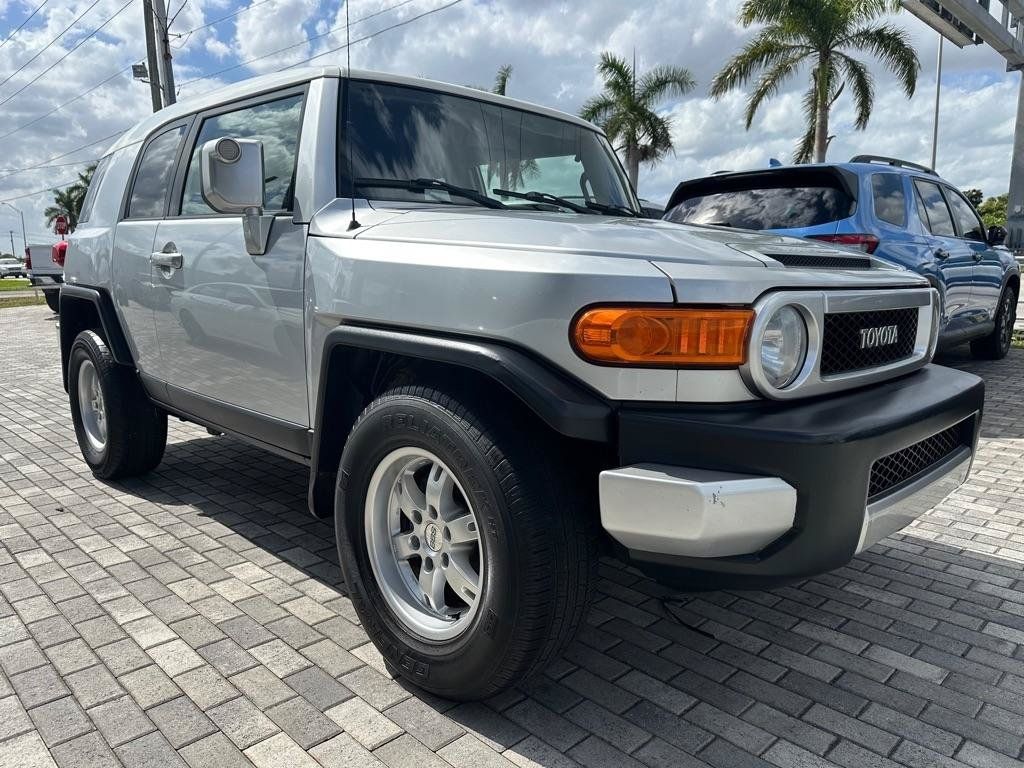 Used 2007 Toyota FJ Cruiser 2WD w/ Convenience Pkg image 1