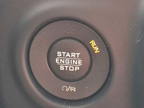 Used 2019 Jeep Wrangler Unlimited Sahara w/ Quick Order Package 24M Moab AWD/4WD image 25