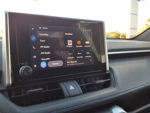 Used 2024 Toyota RAV4 SE image 22