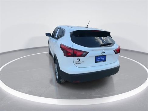 Used 2018 Nissan Rogue Sport S image 9