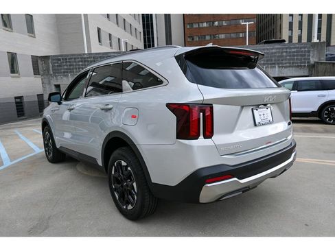 New 2026 Kia Sorento S image 5