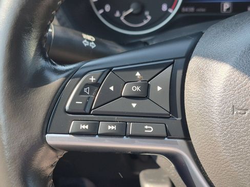 Used 2025 Nissan Sentra SV w/ All-Weather Package FWD image 18