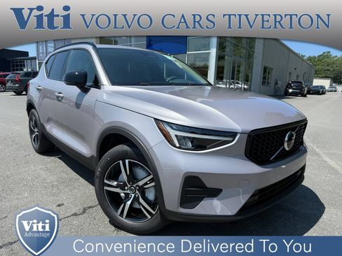 New 2026 Volvo XC40 B5 Core w/ Protection Package Premier AWD/4WD image 1